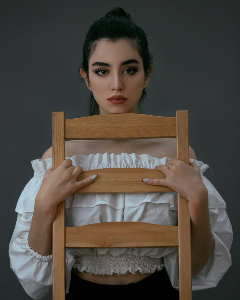 Provocări actuale în căutarea libertății feminine: aparență versus esență